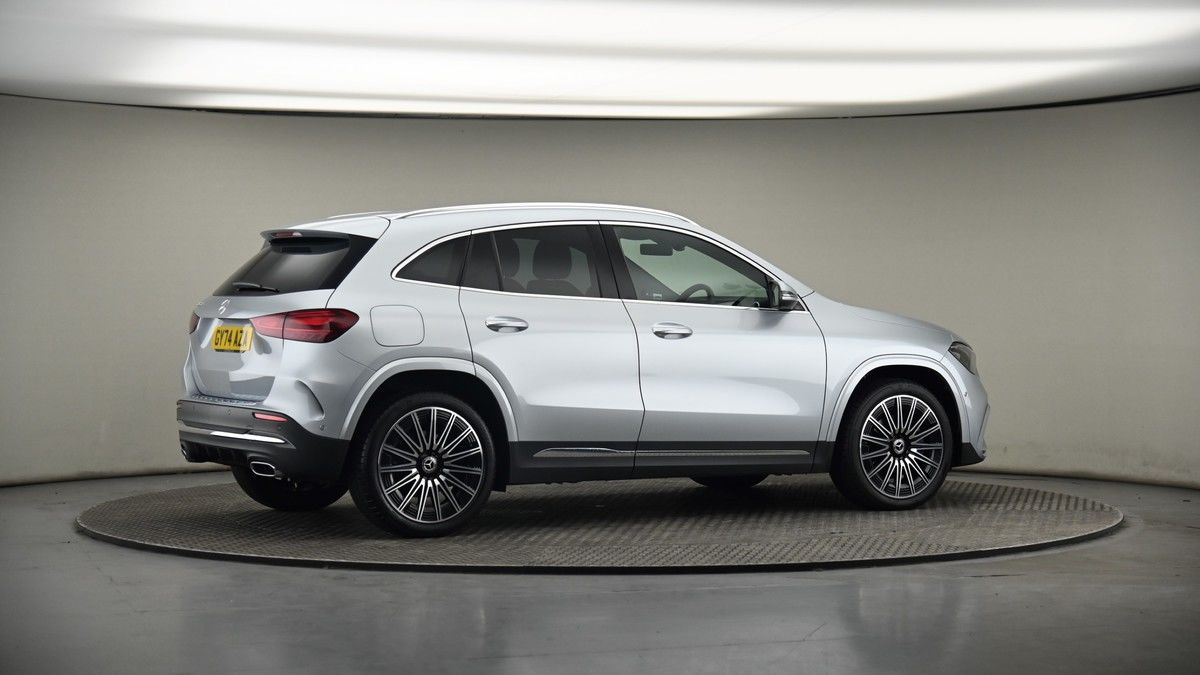 More views of Mercedes-Benz GLA