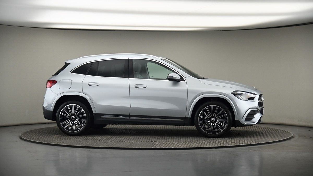 More views of Mercedes-Benz GLA