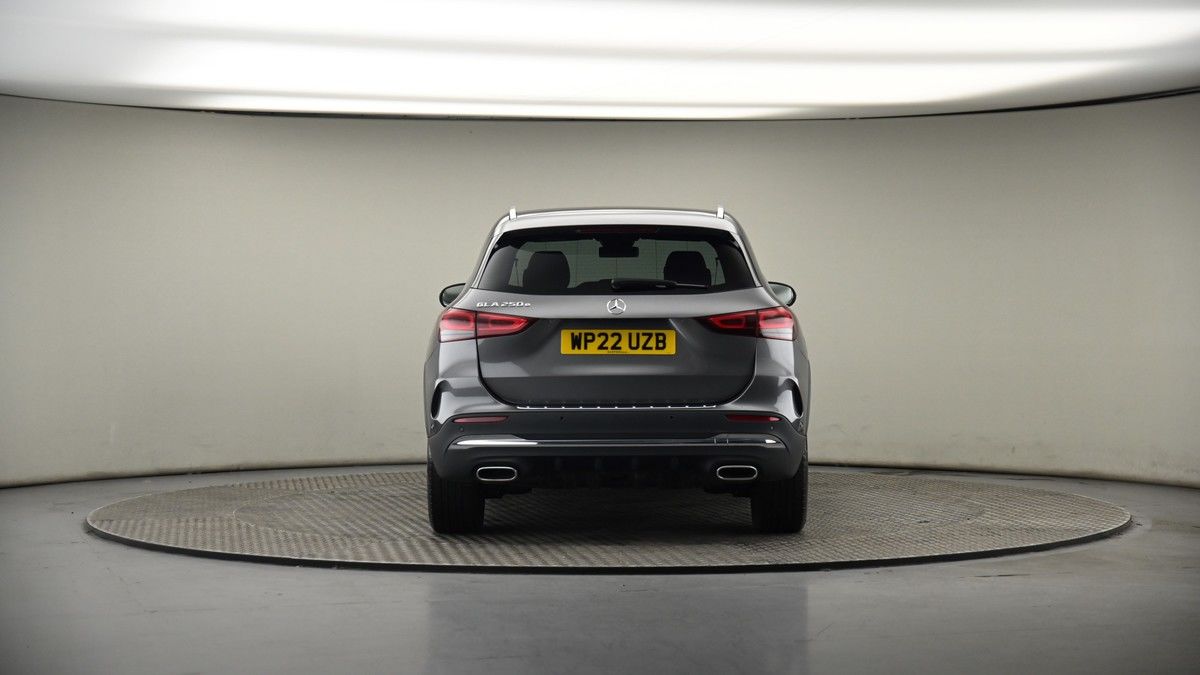 Mercedes-Benz GLA Image 16