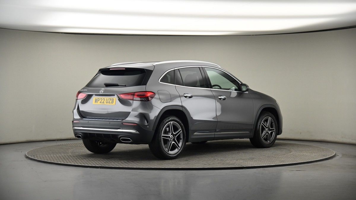 Mercedes-Benz GLA Image 6