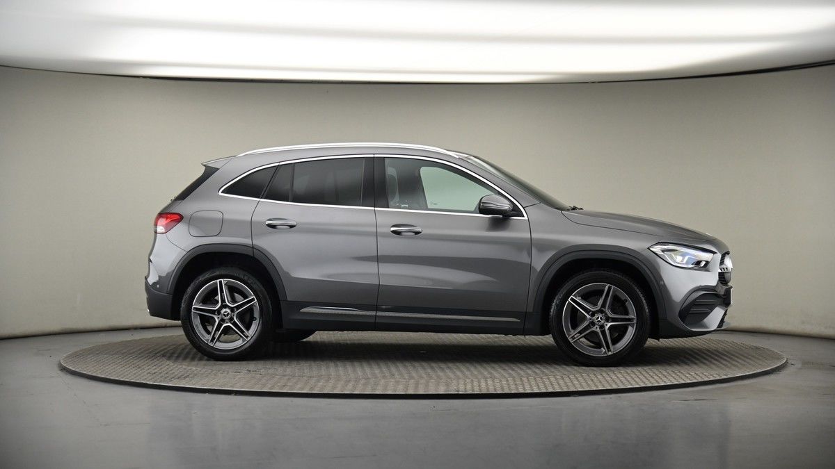 More views of Mercedes-Benz GLA