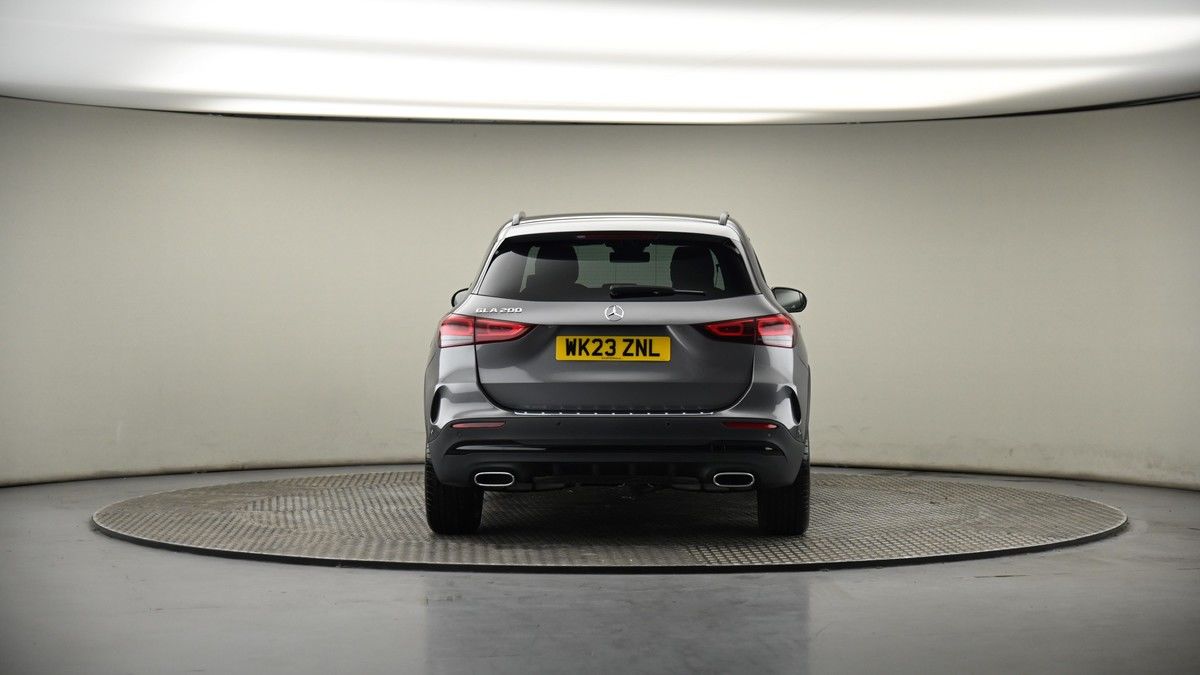 Mercedes-Benz GLA Image 17