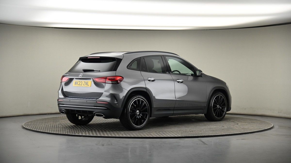 Mercedes-Benz GLA Image 7