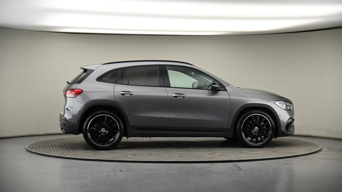 More views of Mercedes-Benz GLA