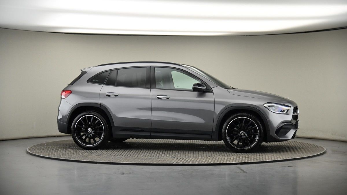 More views of Mercedes-Benz GLA