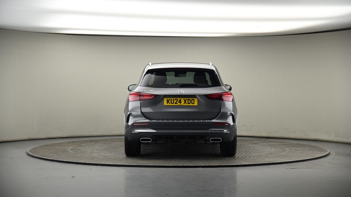 Mercedes-Benz GLA Image 16