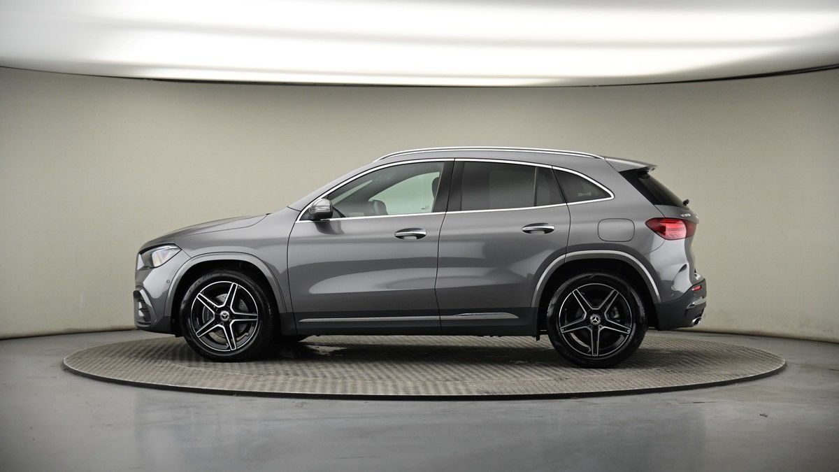 More views of Mercedes-Benz GLA