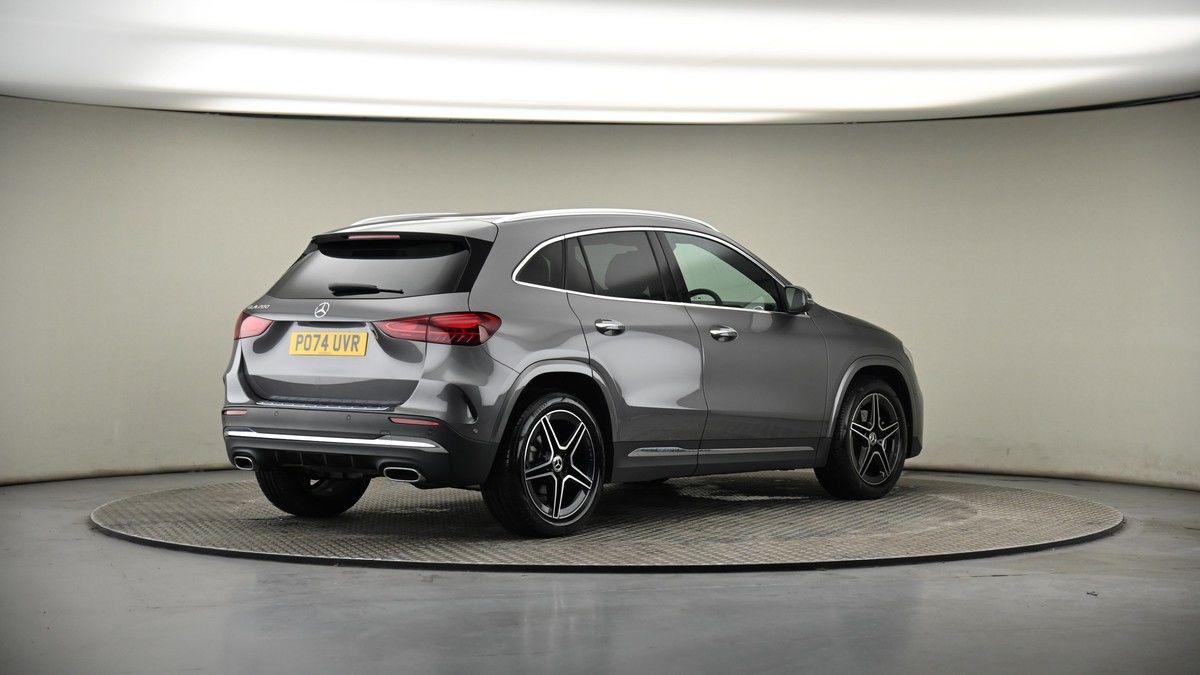 Mercedes-Benz GLA Image 6