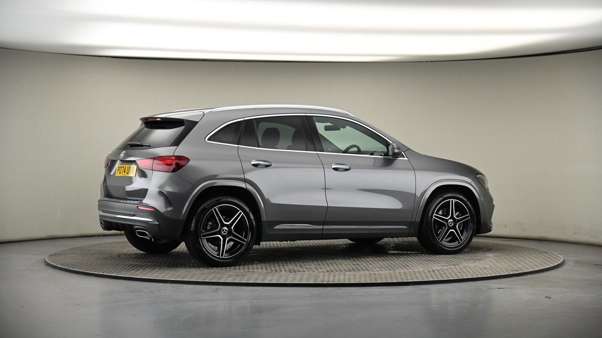 More views of Mercedes-Benz GLA