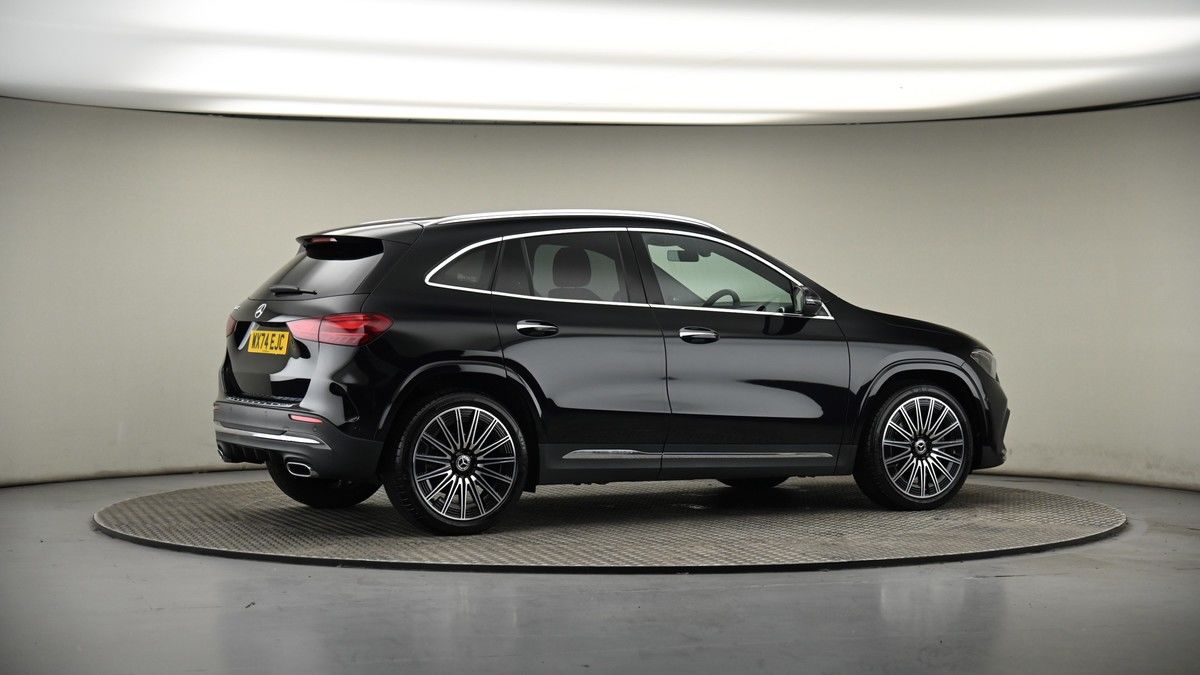 More views of Mercedes-Benz GLA