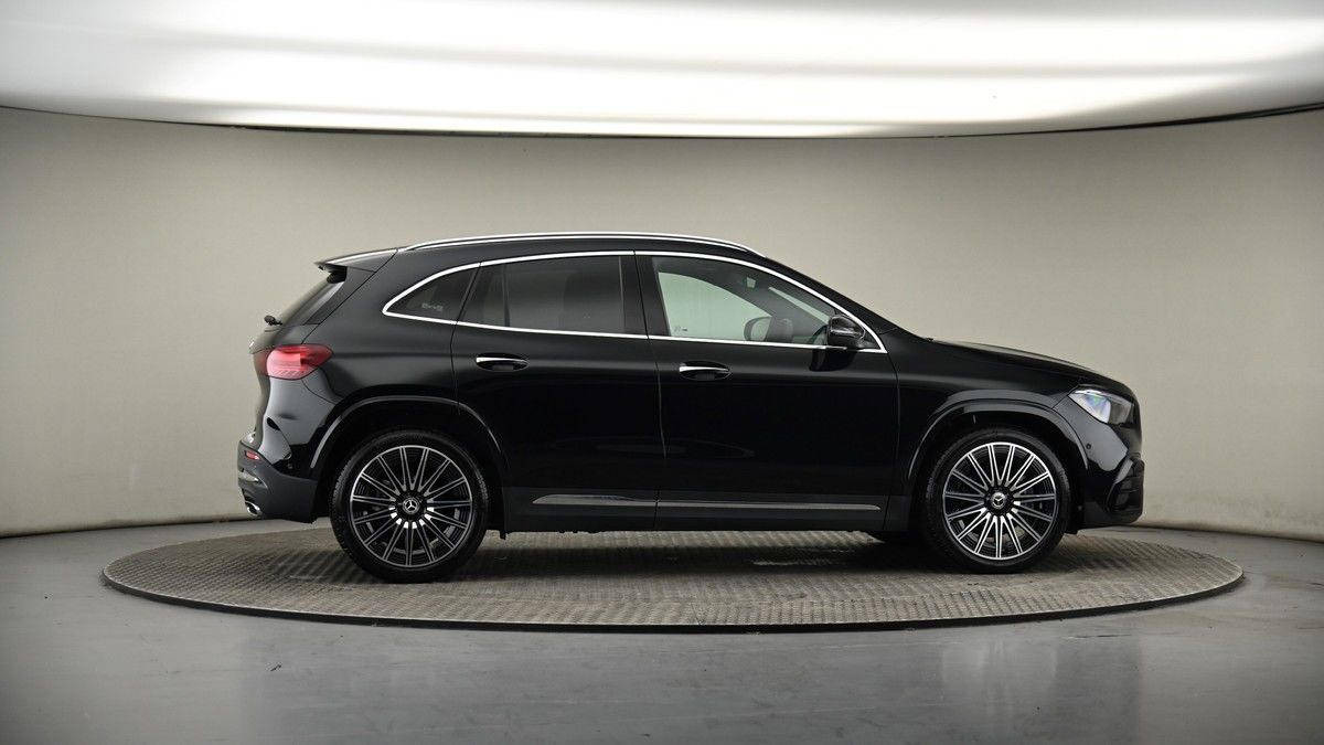 More views of Mercedes-Benz GLA
