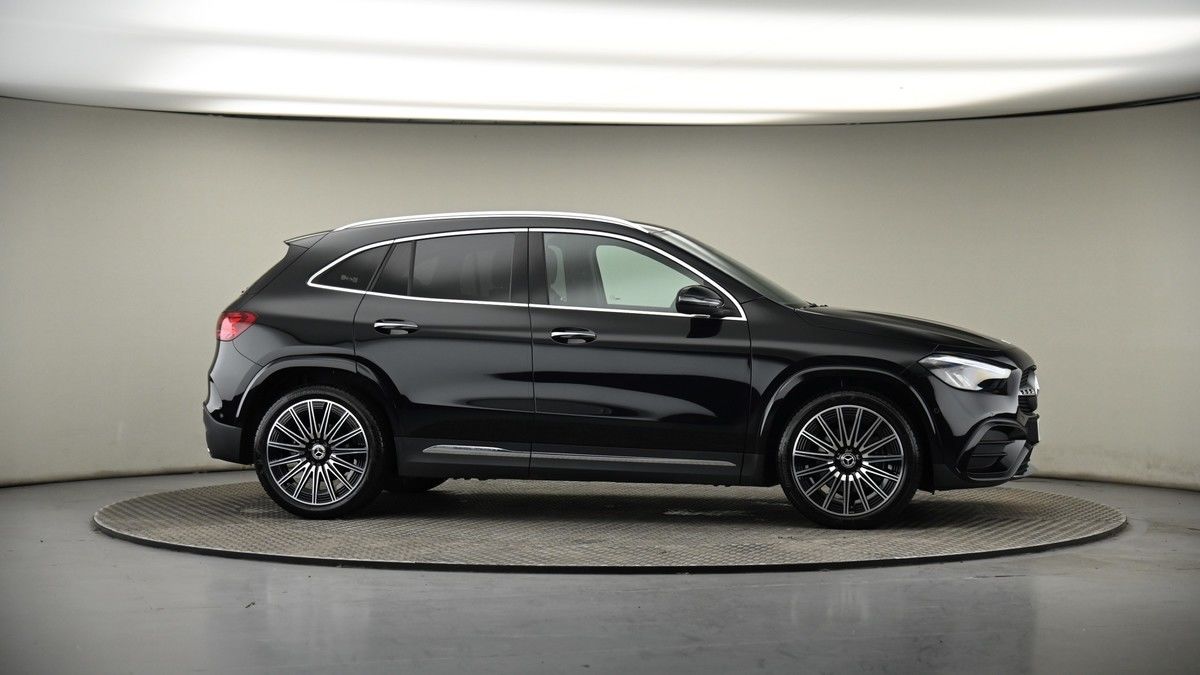 More views of Mercedes-Benz GLA