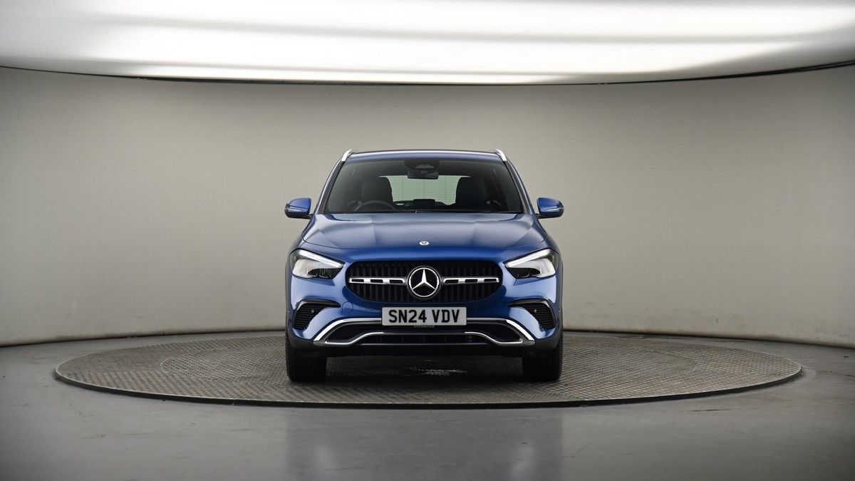 Mercedes-Benz GLA Image 17