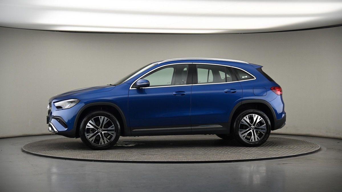 More views of Mercedes-Benz GLA