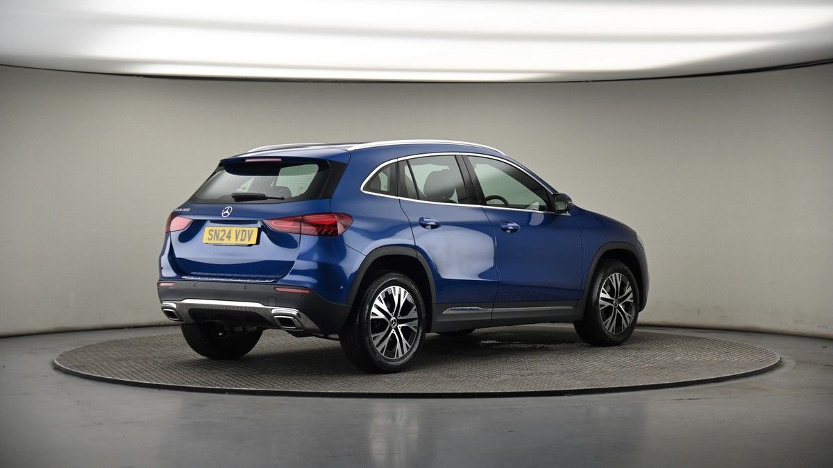 Mercedes-Benz GLA Image 6