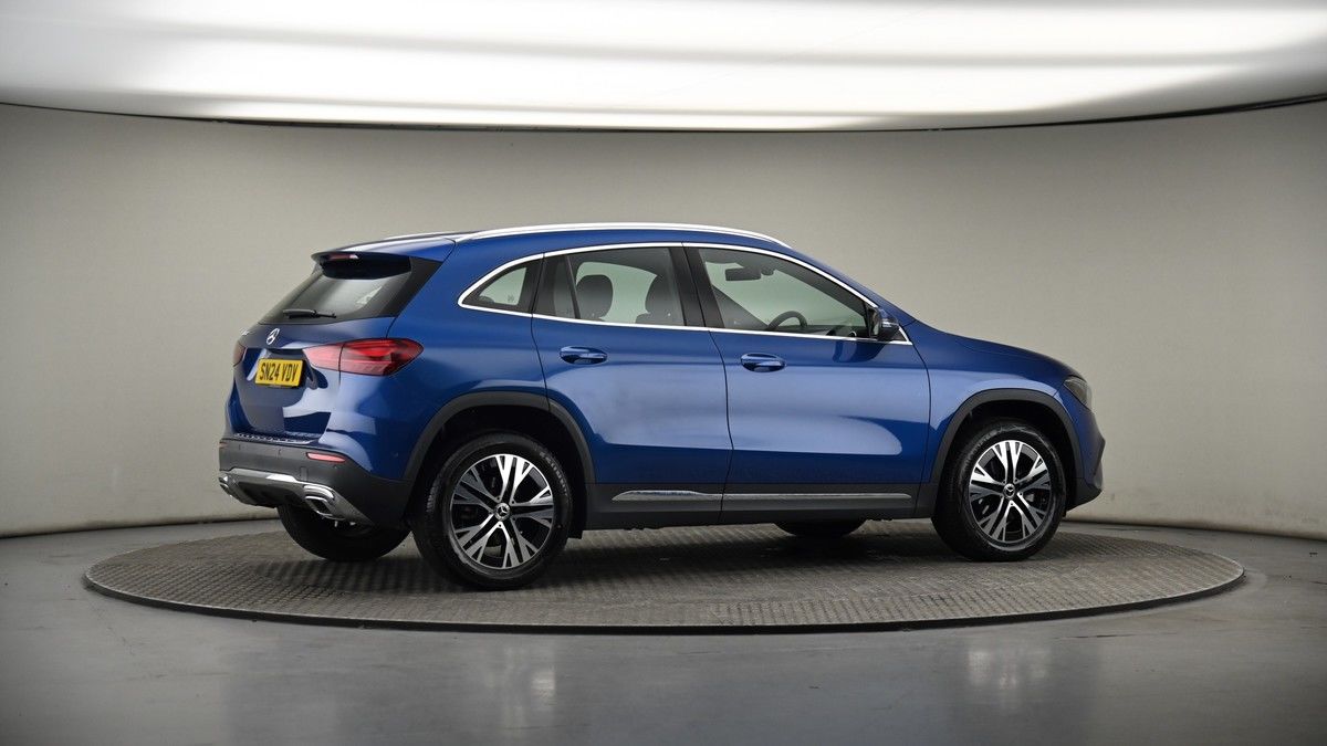 More views of Mercedes-Benz GLA