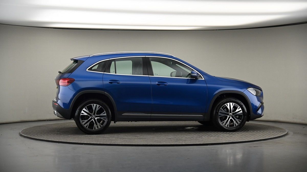 More views of Mercedes-Benz GLA