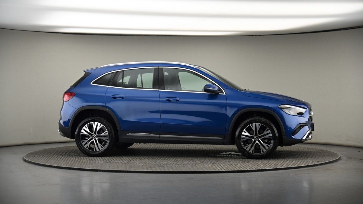 More views of Mercedes-Benz GLA