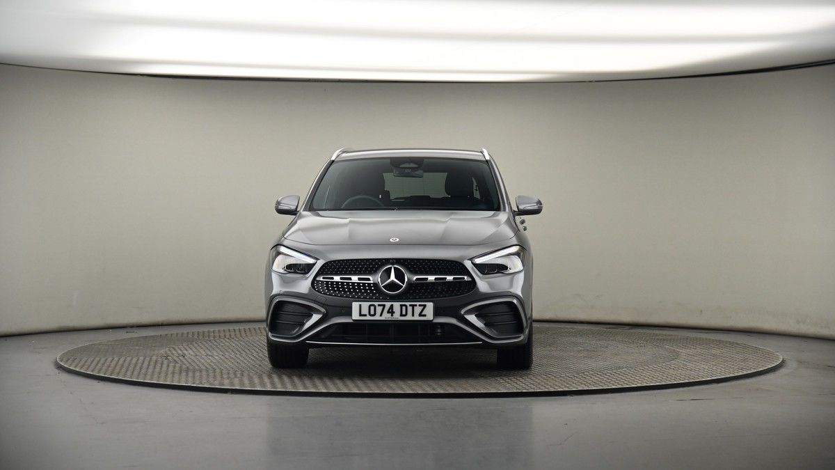 Mercedes-Benz GLA Image 18
