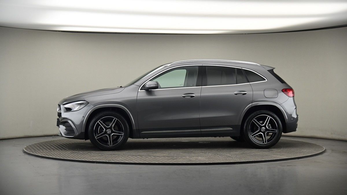 More views of Mercedes-Benz GLA