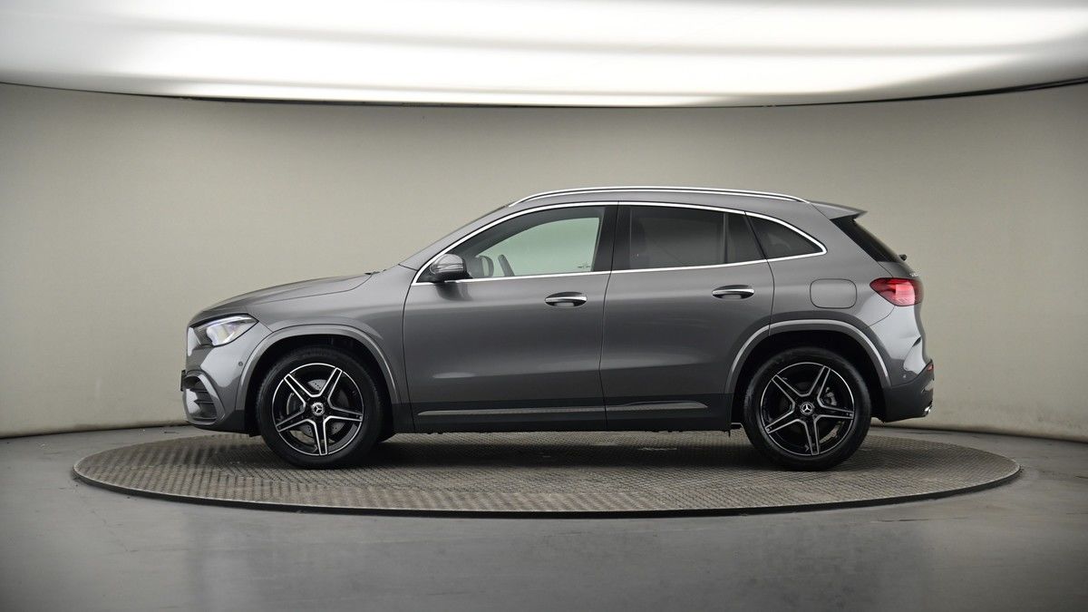 Mercedes-Benz GLA Image 19