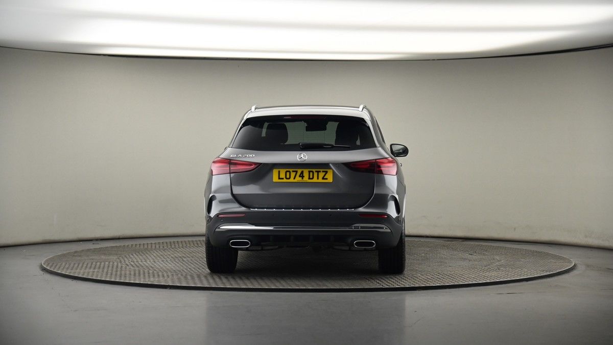 Mercedes-Benz GLA Image 17