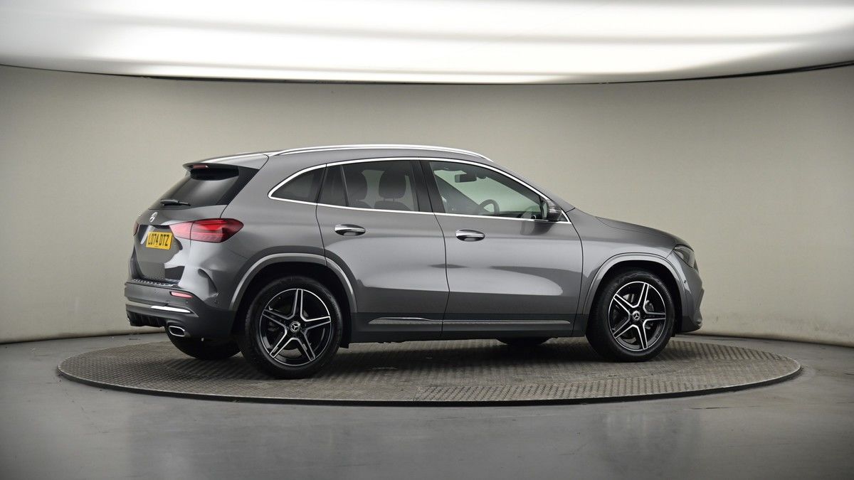 More views of Mercedes-Benz GLA
