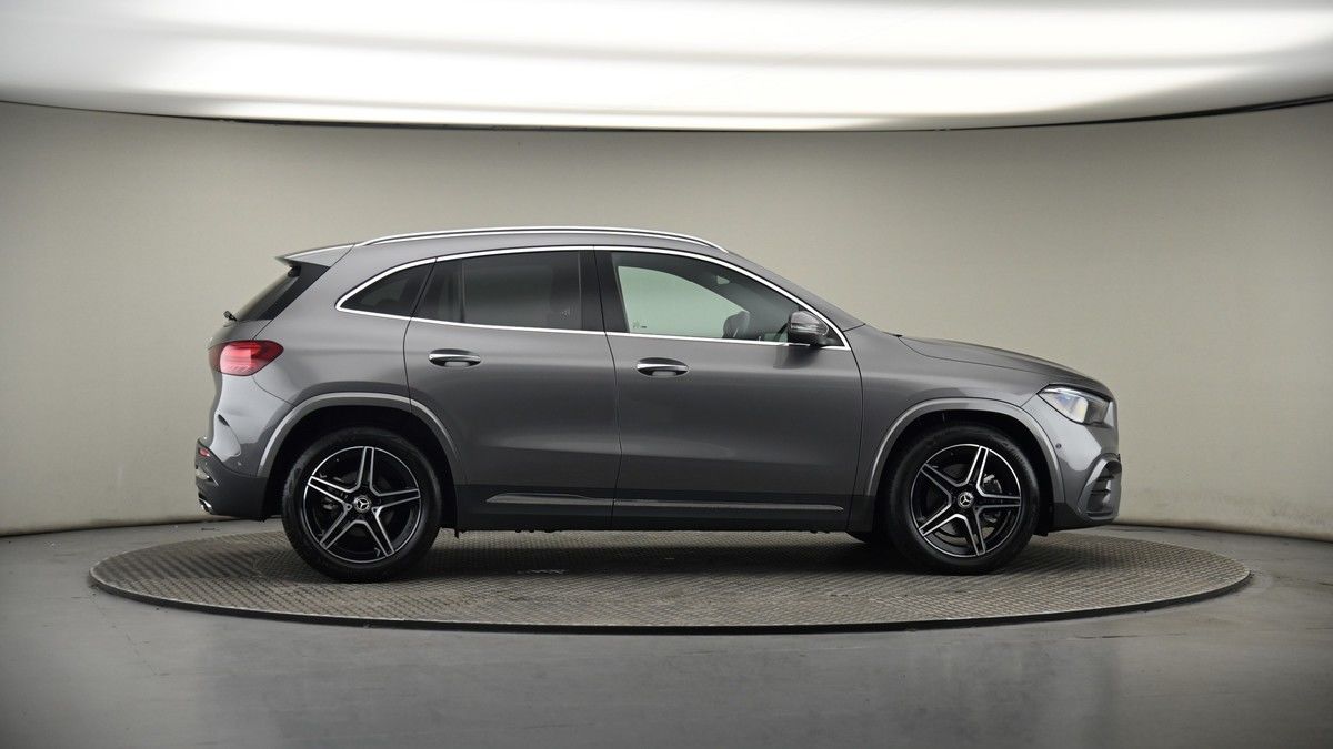 More views of Mercedes-Benz GLA