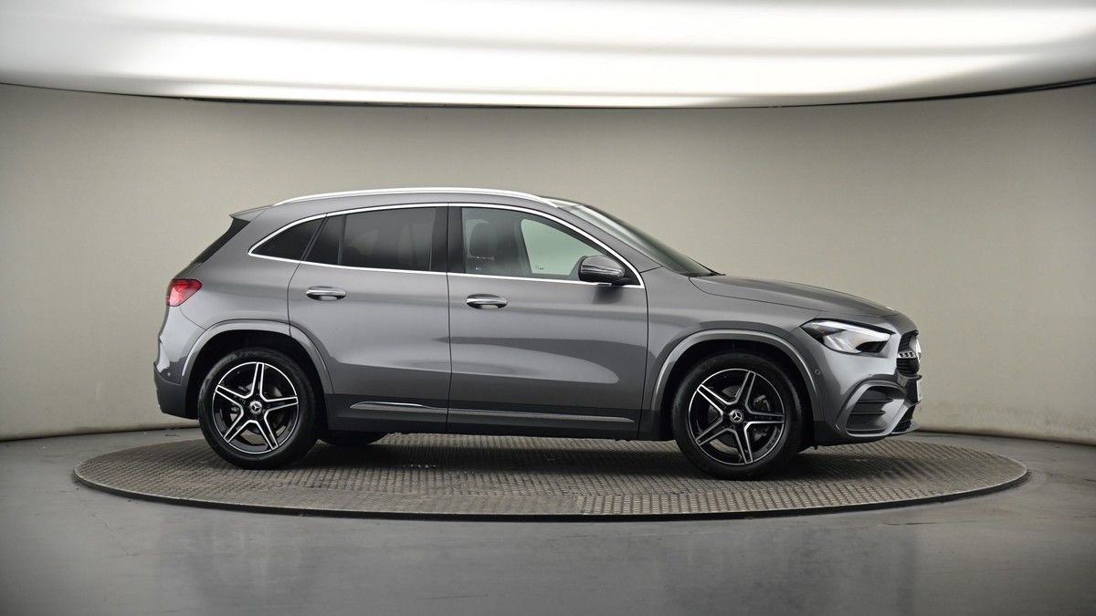 More views of Mercedes-Benz GLA