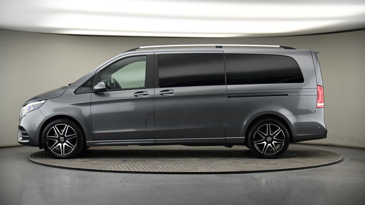 Mercedes-Benz V Class Image 19