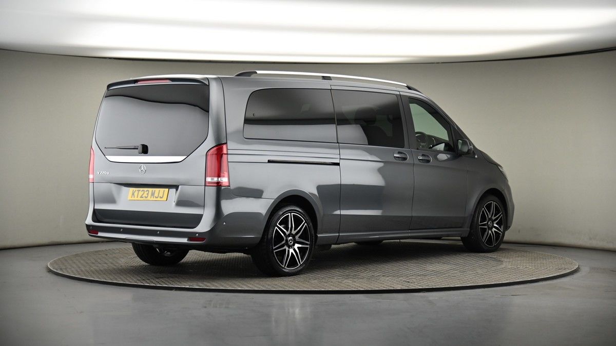 Mercedes-Benz V Class Image 7