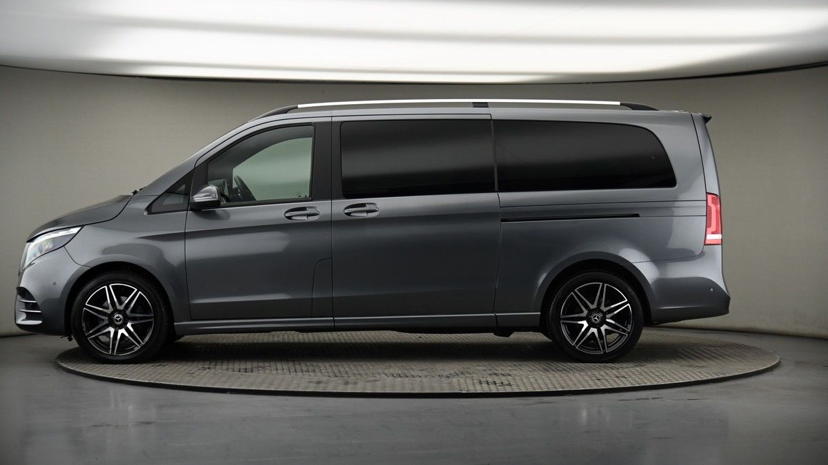 Mercedes-Benz V Class Image 18