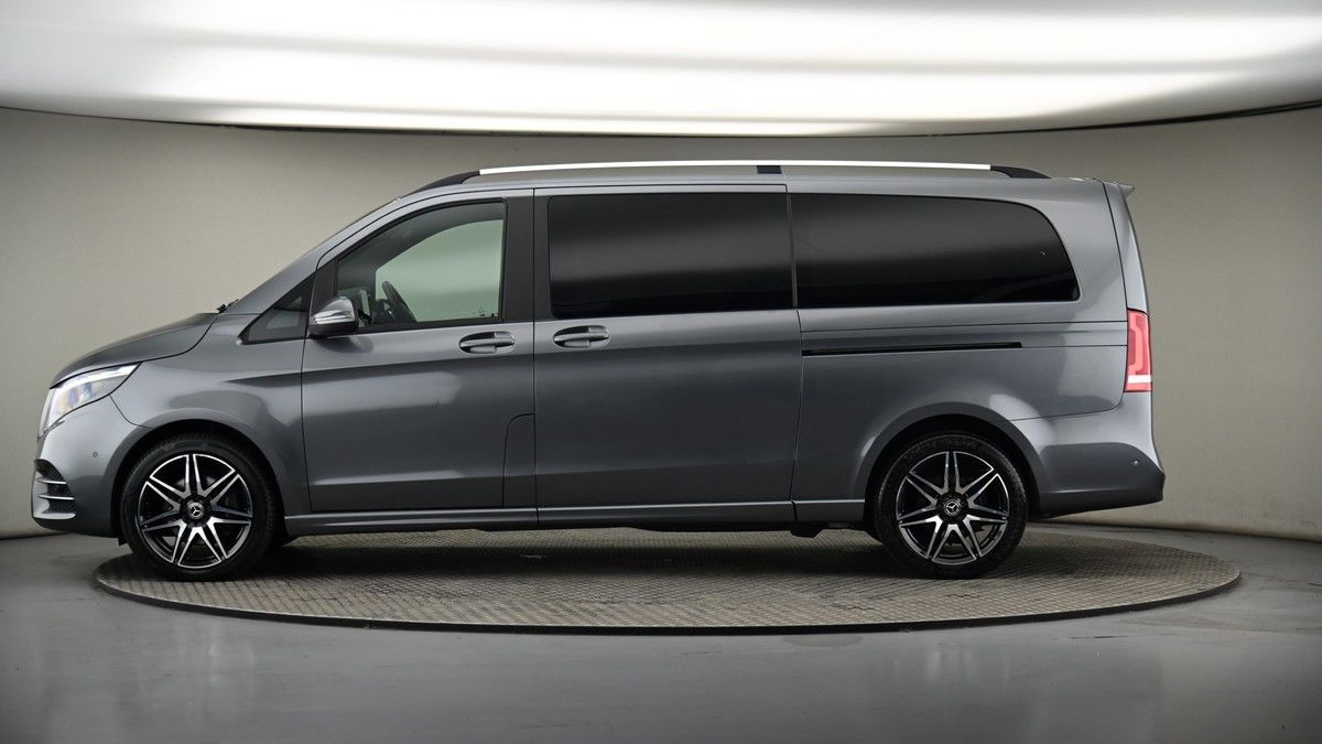 Mercedes-Benz V Class Image 18