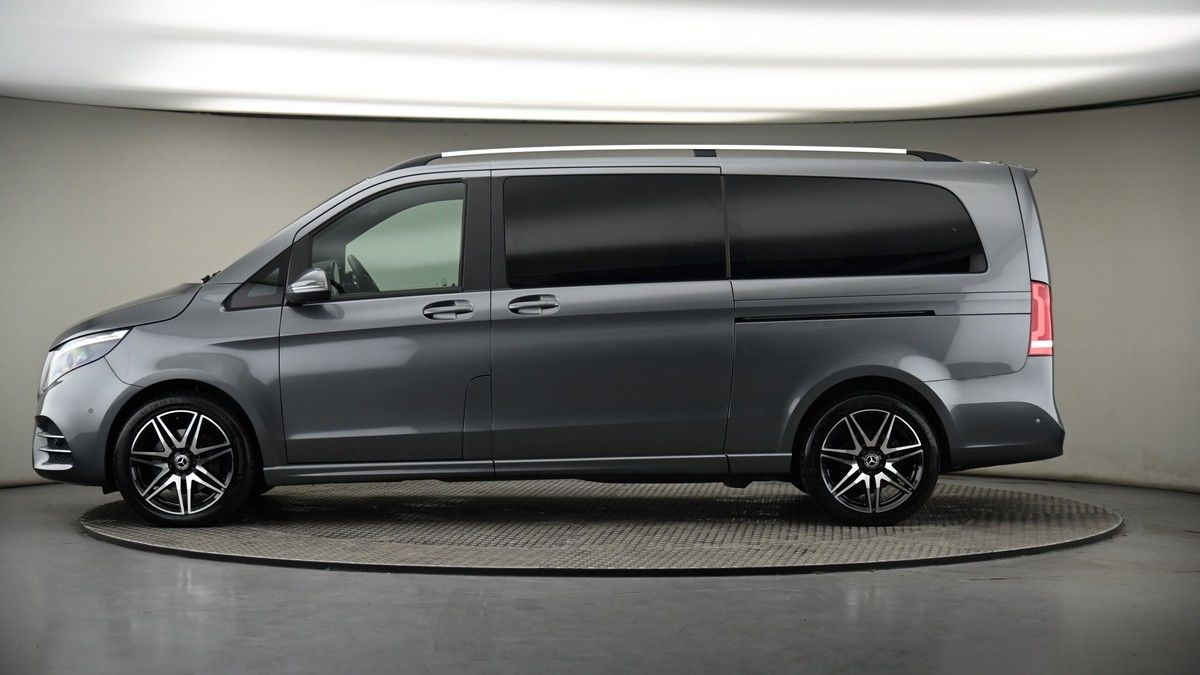 Mercedes-Benz V Class Image 18