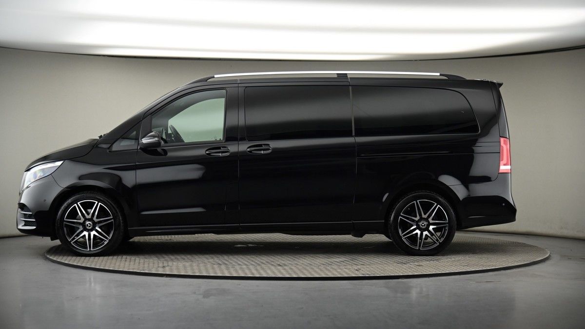 Mercedes-Benz V Class Image 18