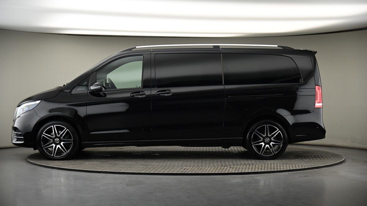 Mercedes-Benz V Class Image 18