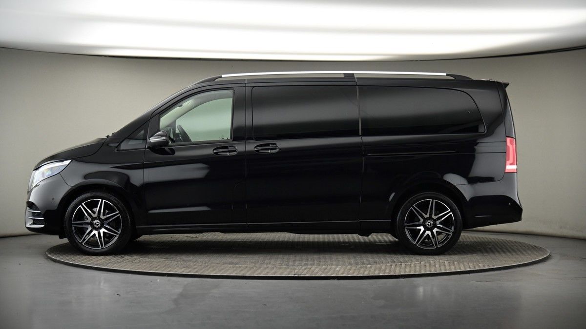 Mercedes-Benz V Class Image 18