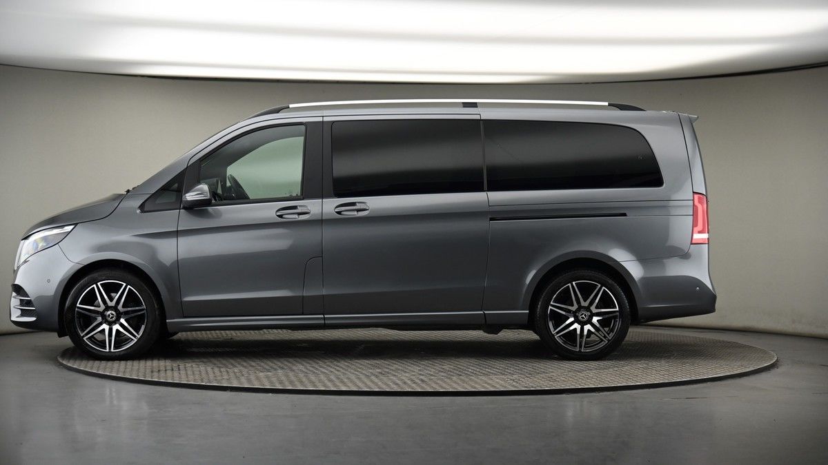 Mercedes-Benz V Class Image 19