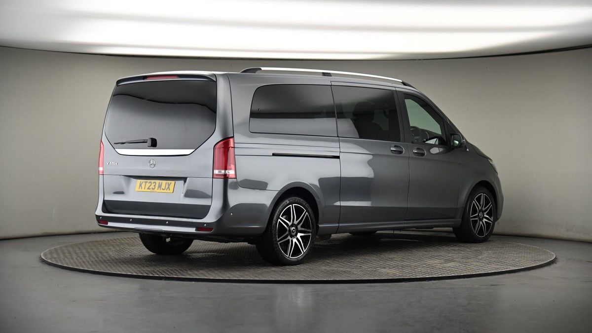 Mercedes-Benz V Class Image 7