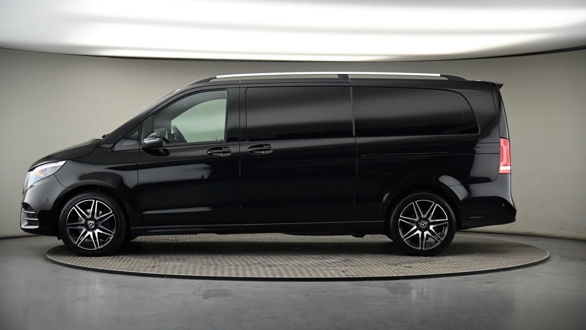 Mercedes-Benz V Class Image 18