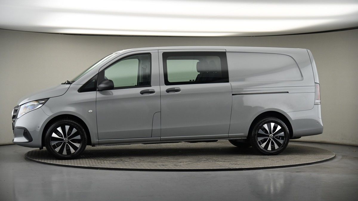 More views of Mercedes-Benz Vito