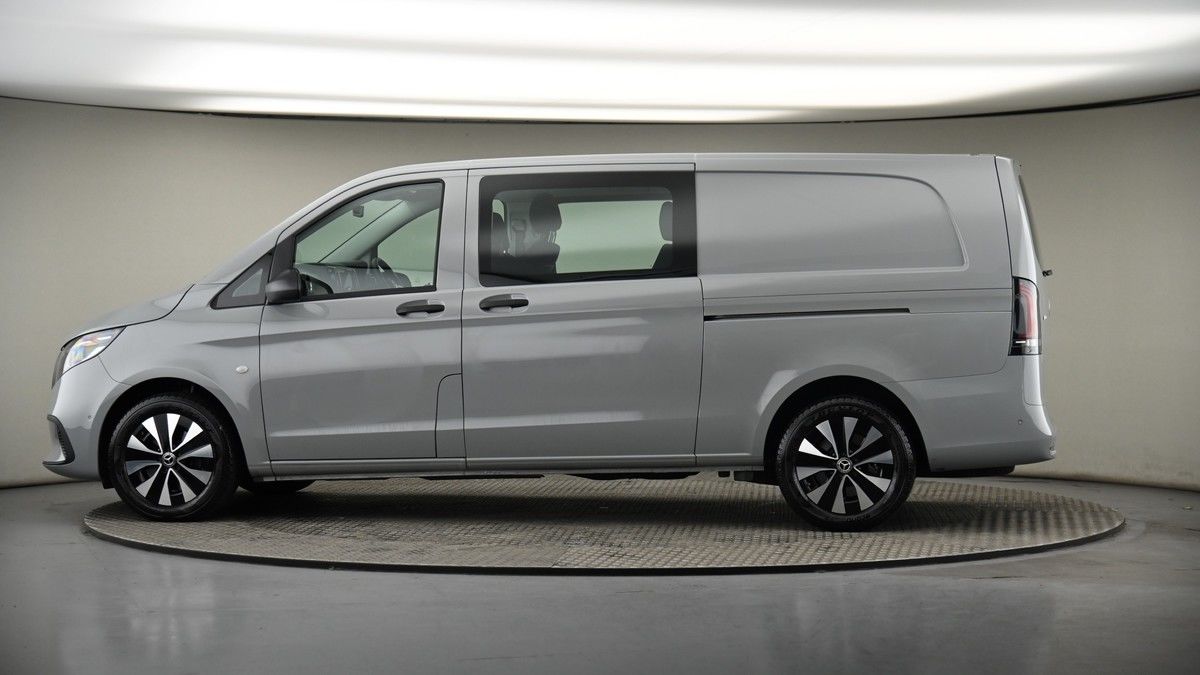 More views of Mercedes-Benz Vito