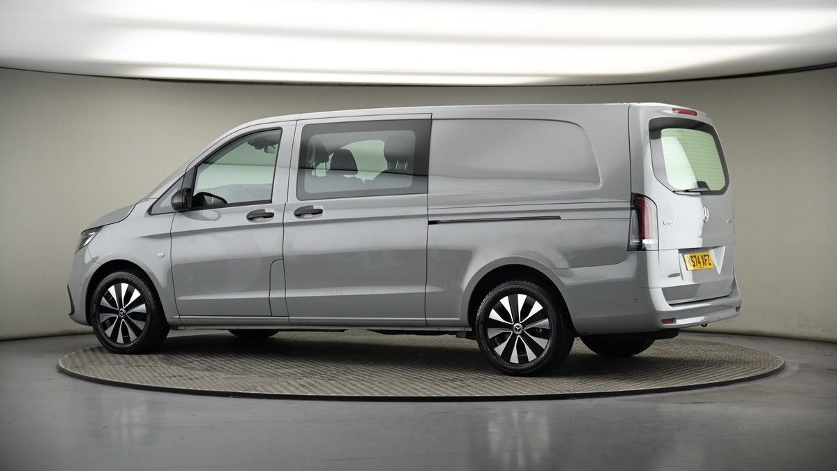 More views of Mercedes-Benz Vito
