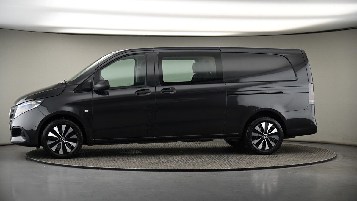 More views of Mercedes-Benz Vito