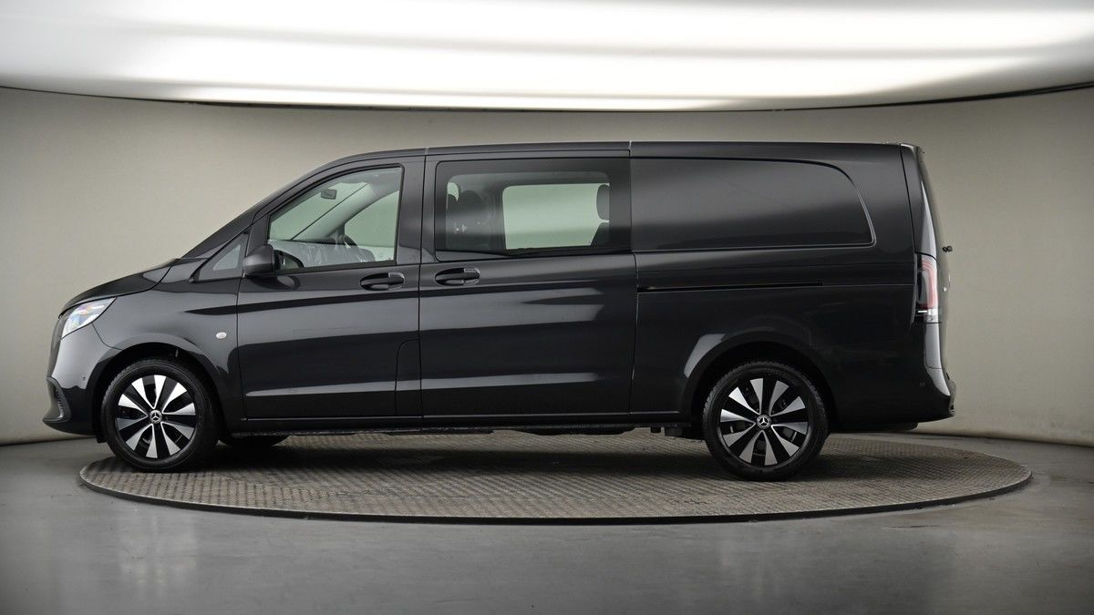 More views of Mercedes-Benz Vito