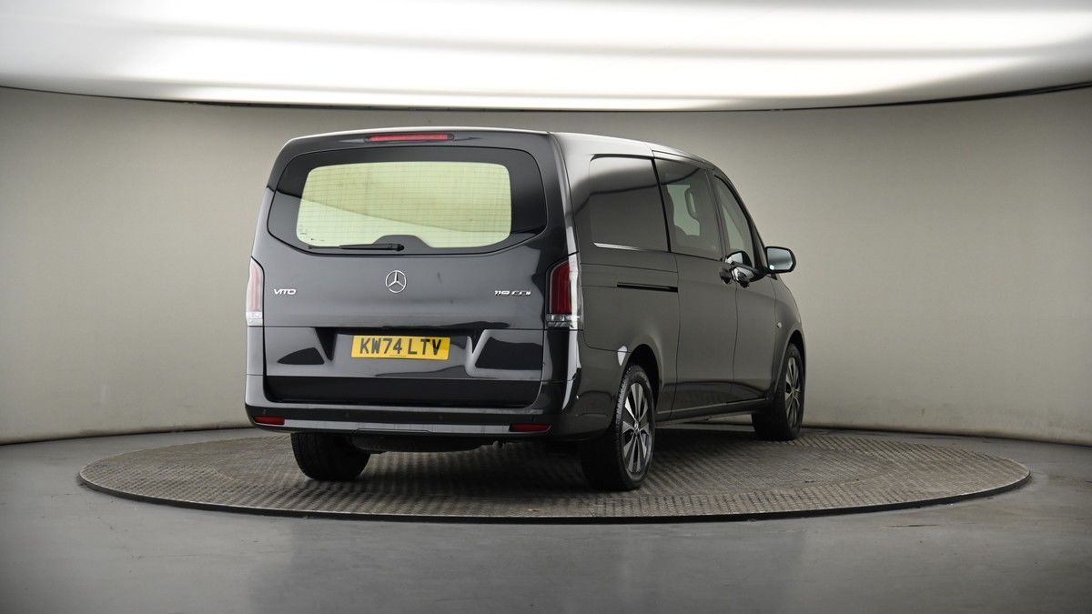 More views of Mercedes-Benz Vito