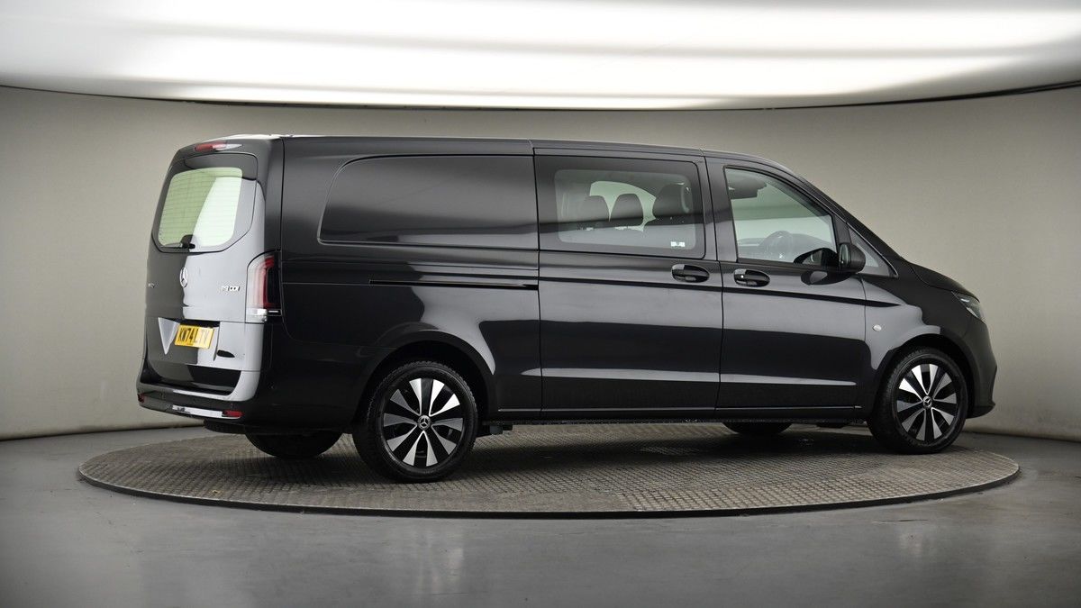 More views of Mercedes-Benz Vito