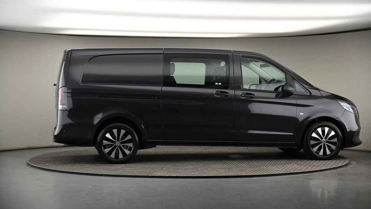 More views of Mercedes-Benz Vito