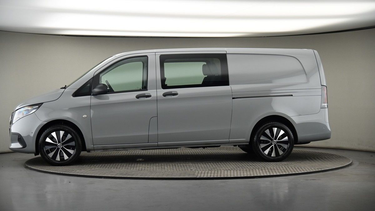 More views of Mercedes-Benz Vito