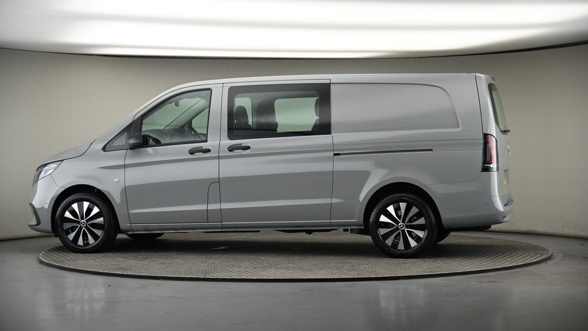 More views of Mercedes-Benz Vito